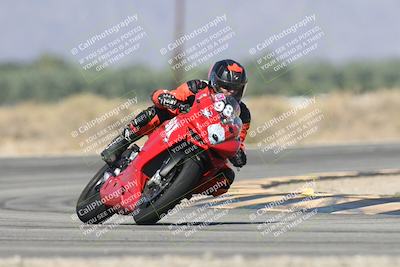 media/Oct-13-2025-Moto Forza (Mon) [[a66d839500]]/3-B Group/Session 3 (Turn 16)/